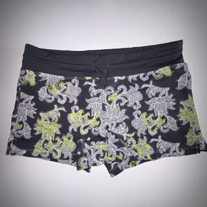 Athleta Gray & White Floral Swim Shorts Swimsuit Bottom Size Large Back Pocket